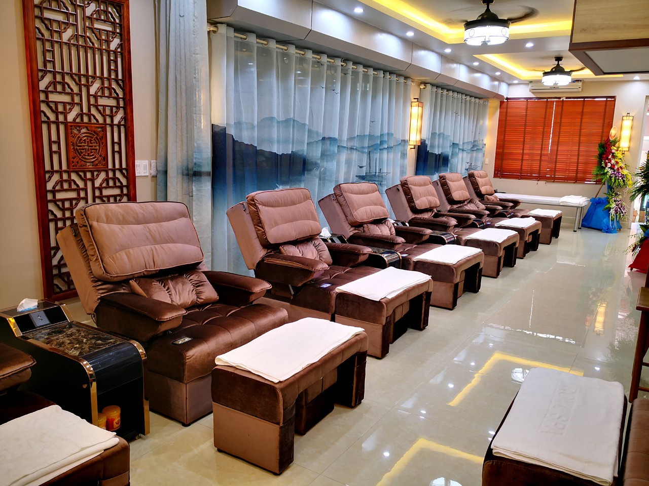thiết kế nội thất quán massage Hạ Long​